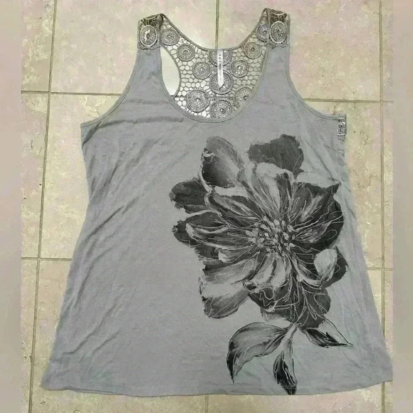 LOL COLLECTION GRAY TANK WITH BLACK FLOWER BACK SILVER LACE DETAIL SIZE LARGE - Picture 3 of 5